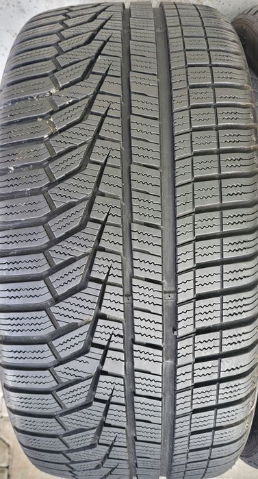 2 anvelope 235 35 19 hankook iarna 2018 7mm