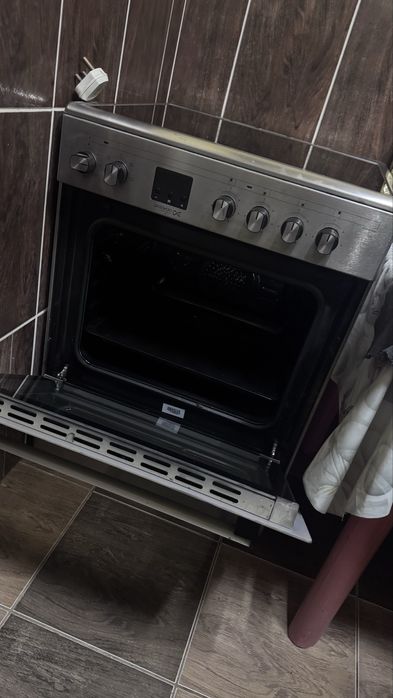 Срочно продам электрическую плиту DAEWOO