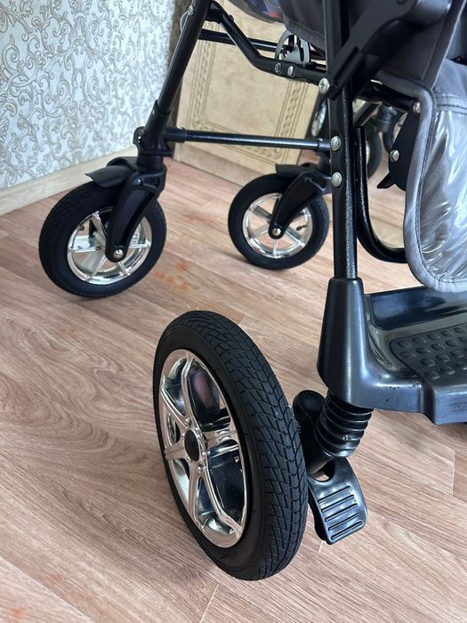 Продам детскую коляску