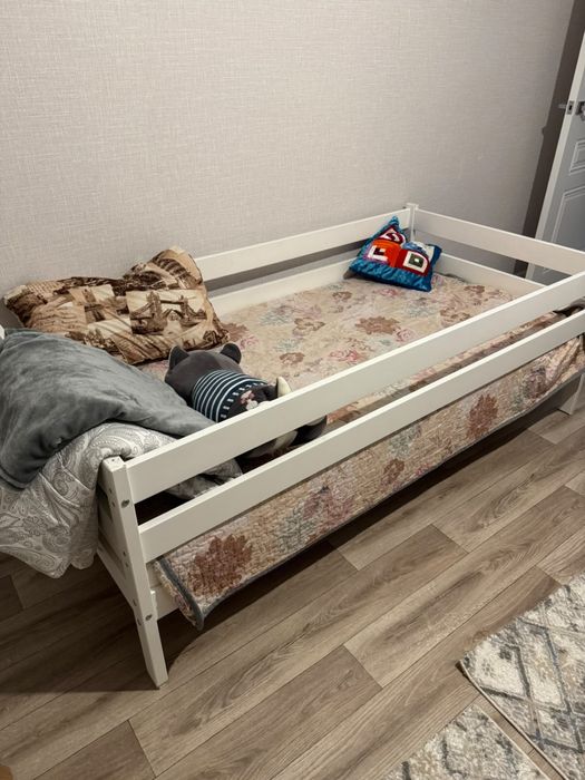 Продам 2 детские кровати