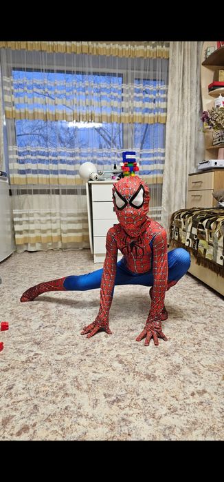 Новогодний карнавальный костюм человека паука