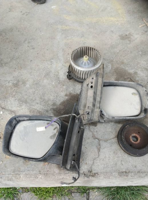 Огледала за Mazda cx7 2005 година