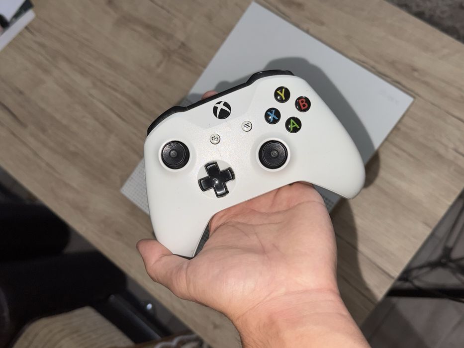Xbox One S  1TB