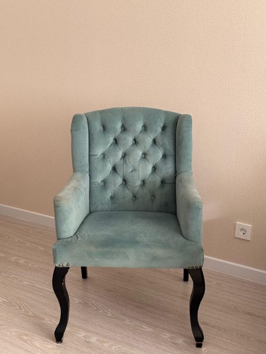 Бархатное кресло