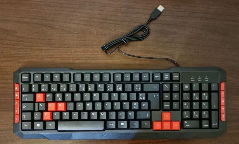 Нова Мултимедийна Клавиатура