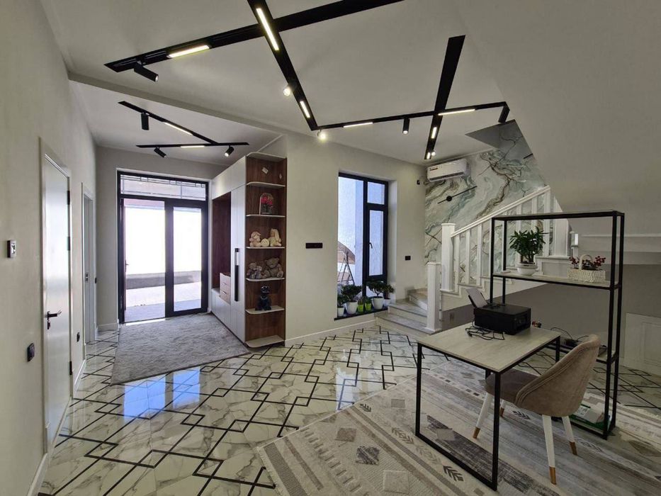 Север Восток, Греческий    Продается Евро Дом 2,5.соток