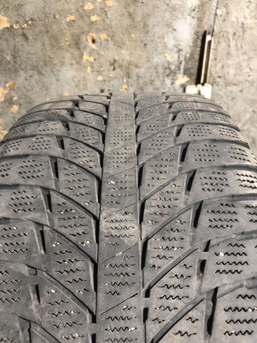 Продам шины комплект 245/45/18