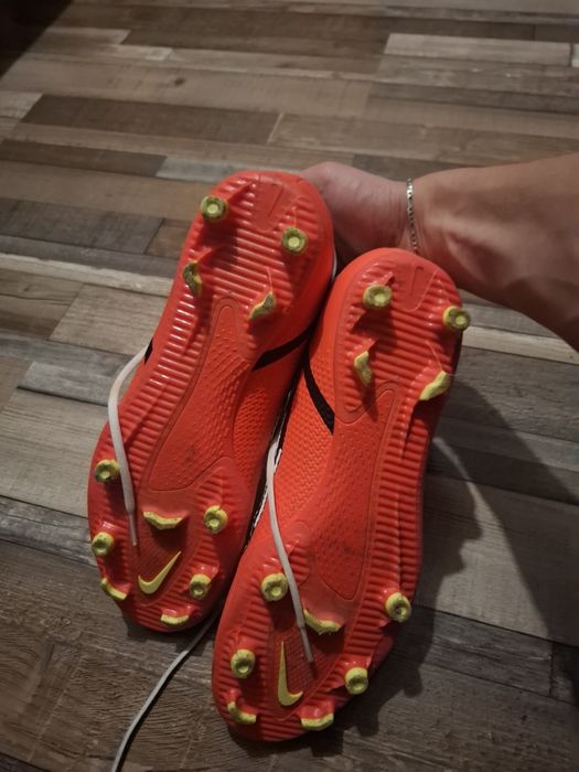 Adidasi nike Phanton