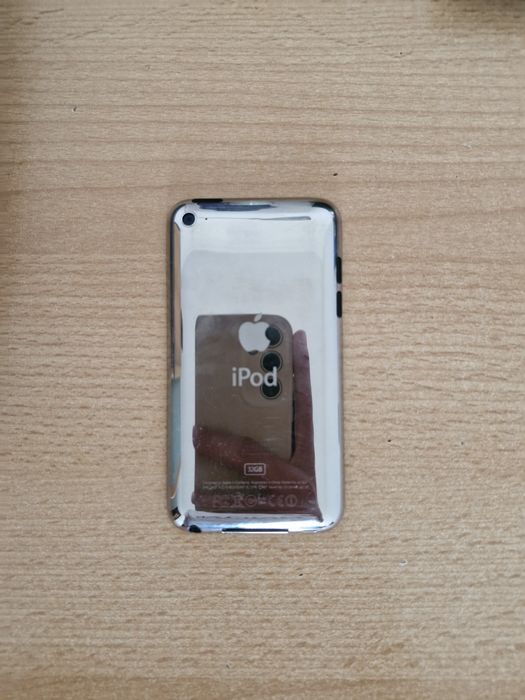 Продаю  iPod Touch 4