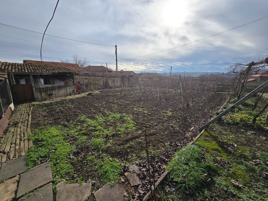Къща в село Полски Сеновец