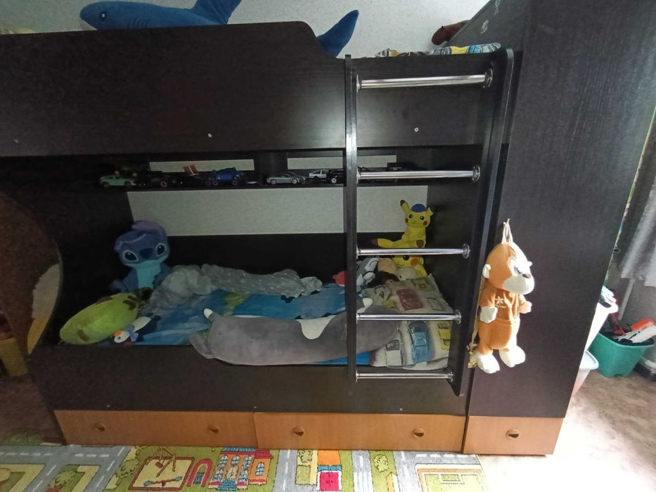 Кровать двухъярусная