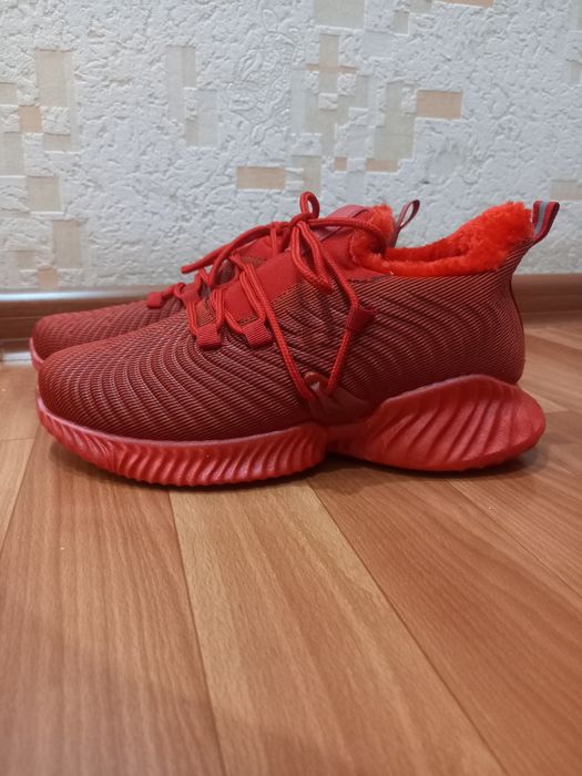 Продам зимние кроссовки