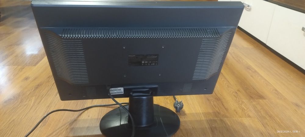 Монитор Philips.
