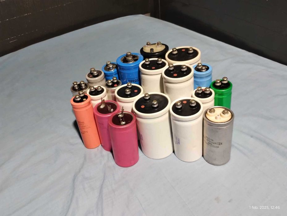 Lot 20 condensatoare 4500 uF - 98000 uF