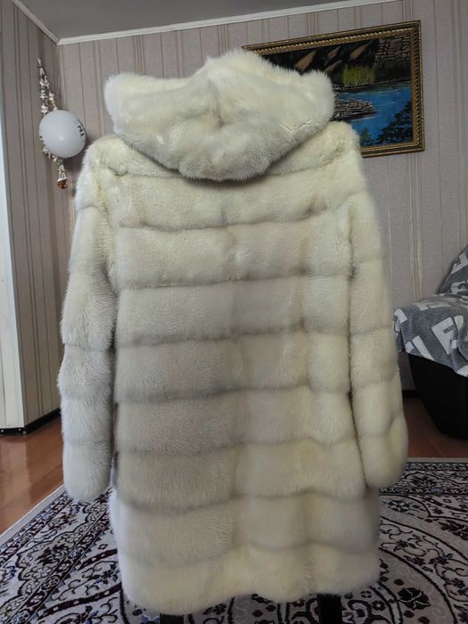 Продам норковую шубу