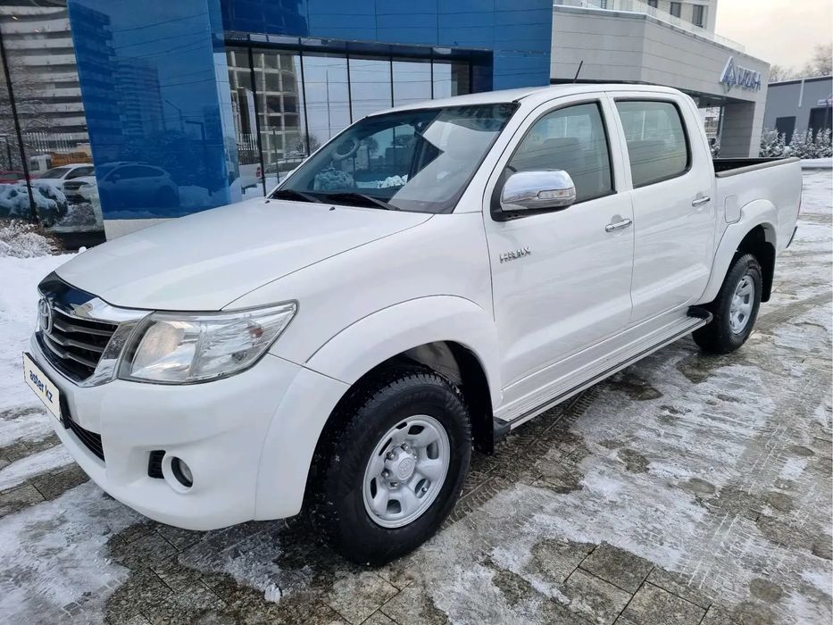 Ветровики оригенал Hilux