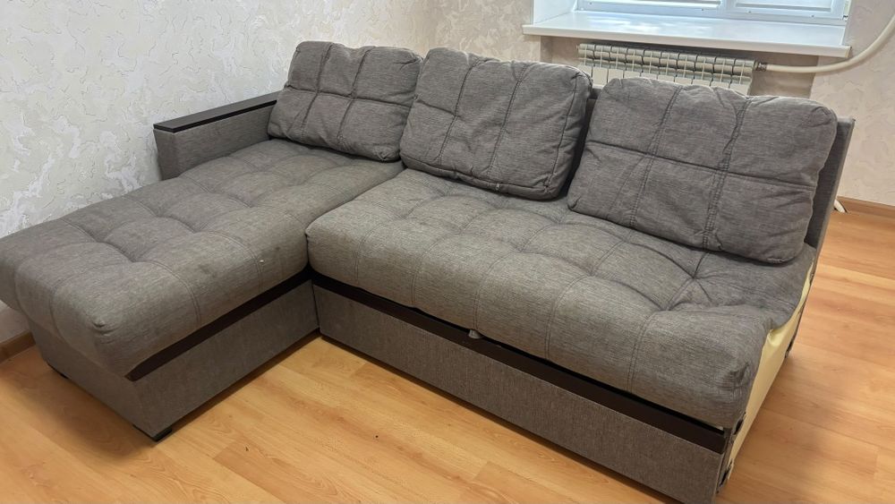 Продам угловой диван б/у