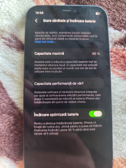 Vând iPhone 12  stare foarte buna