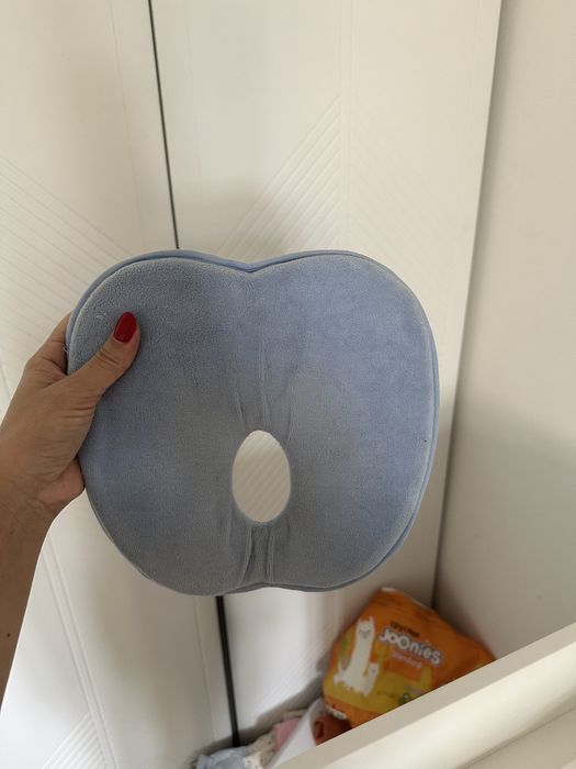 Продам, эргорюкзак, подушки для новорожденных