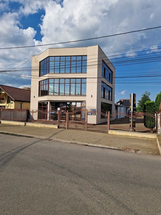 De închiriat spațiu 270 mp