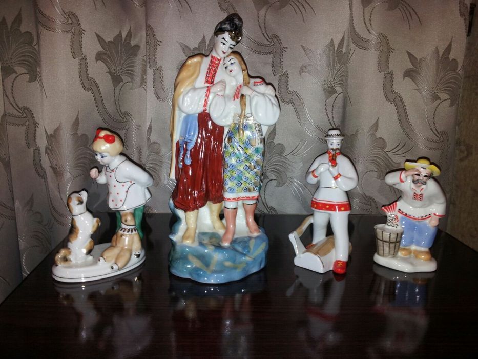 Продаются фарфоровые статуэтки
