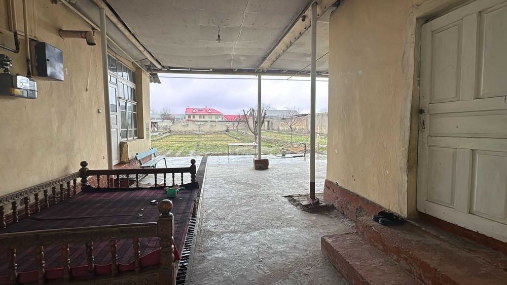 Egasi Tomonidan - Asosiy Yo'lda Hovli Uyi