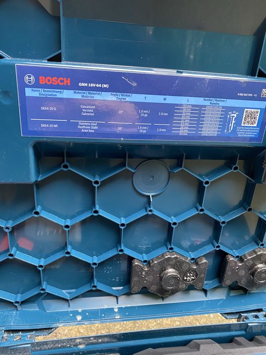 Професионален пневматичен пистолет за пирони Bosch GNH 18V-64