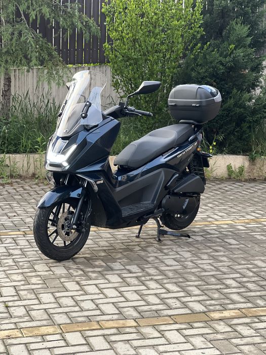 Scuter Kymco Skytown 125