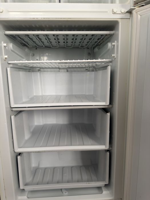 Продам холодильник Indesit C 236G.016