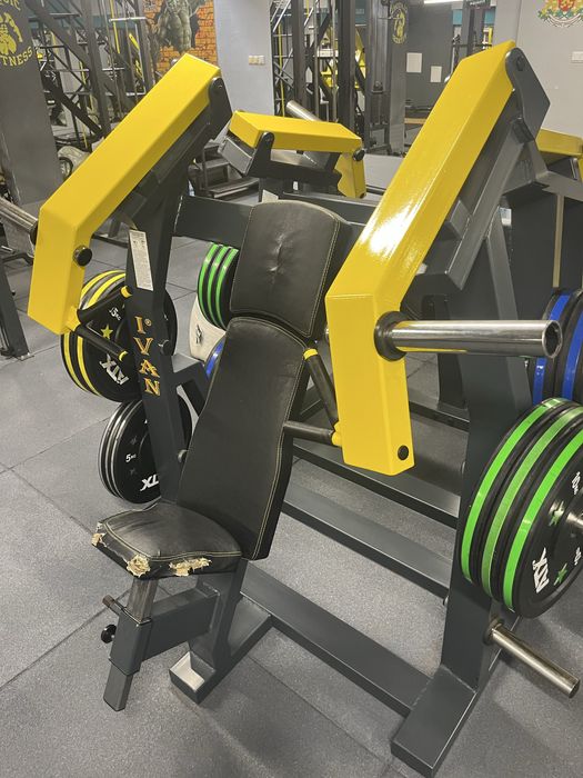 Фитнес машина за гърди IVAN