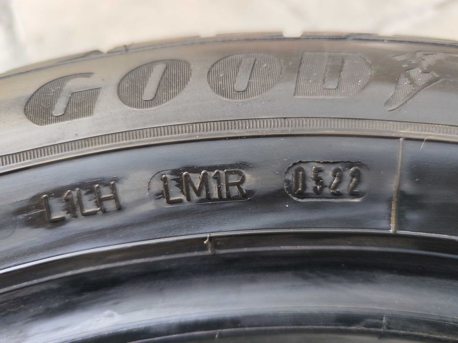 GOODYEAR Ultra Grip 255/50/19V