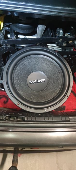 Subwoofer auto de mare putere 6000w 10000w putere cu membrana defectă, a căzut o scândură pe el. Difuzor și încă un subwoofer de 800-1000w perfect fun