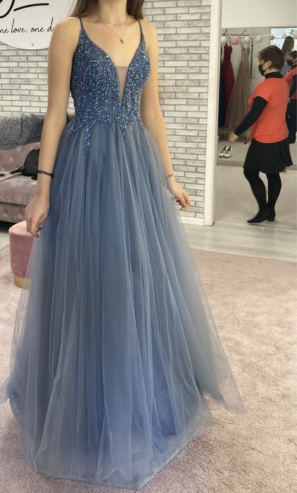 Абитуриентска бална рокля