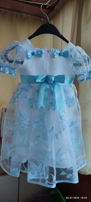 Продам детские платья