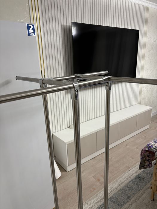 Продам вешалку стойку