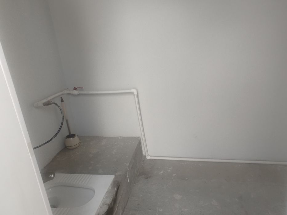 Жомбой марказида ховли сотилади