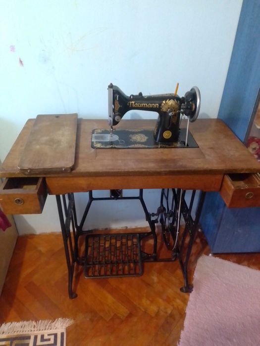 Стара шевна машина.NAUMANN