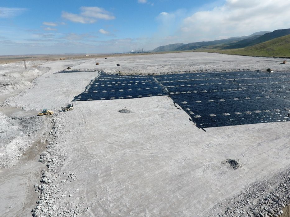 монтаж геомембраны