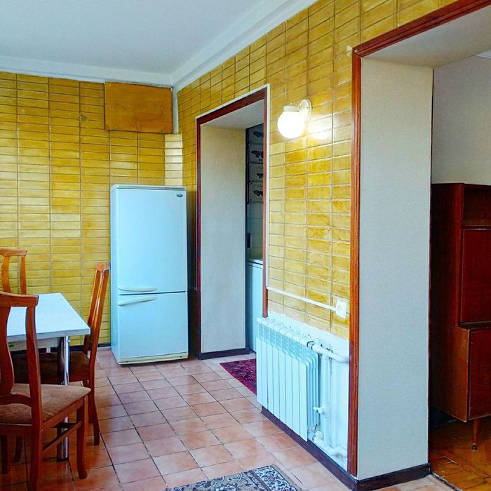 PRODAM kv Chilonzor 5 kv orintir Xamza metro sredniy remont