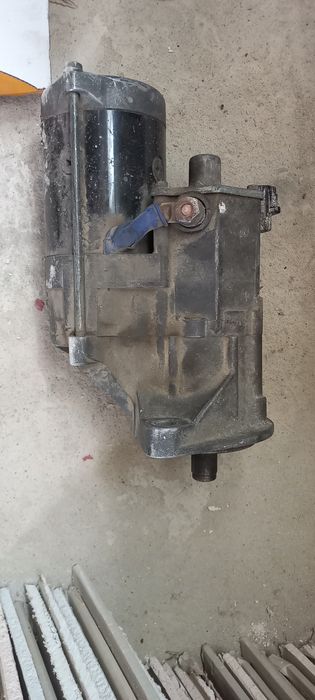 Продам стартер на автомашину Тойота джип