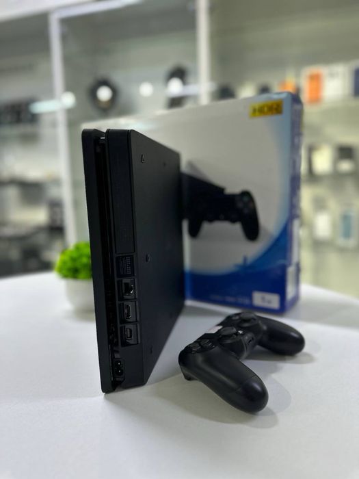 SonyPlaystation 4 slim 1 tb
