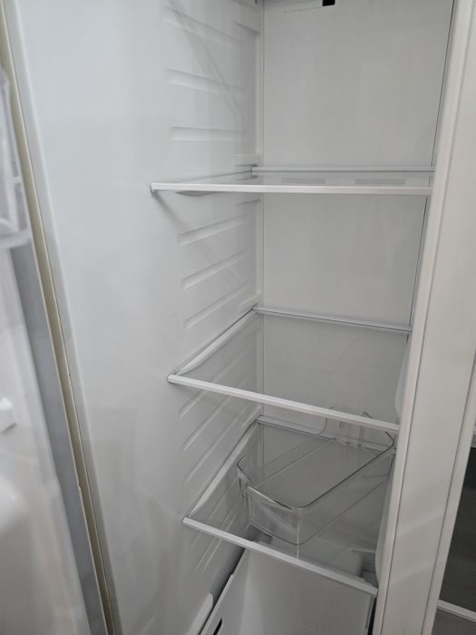 Холодильник  новый