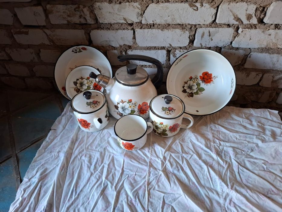 Продам эмалированный набор