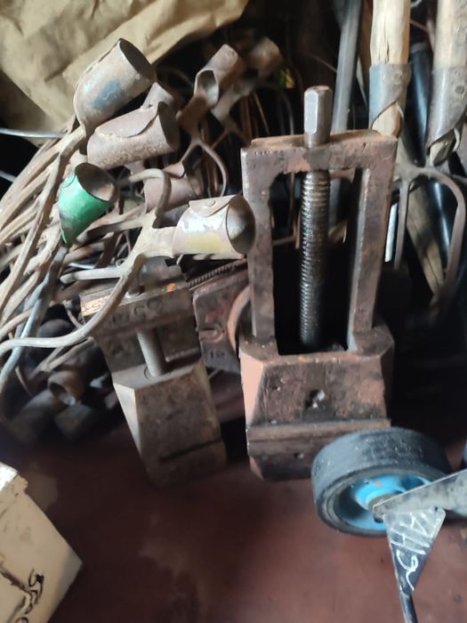 Калеса от самолёта инструменты