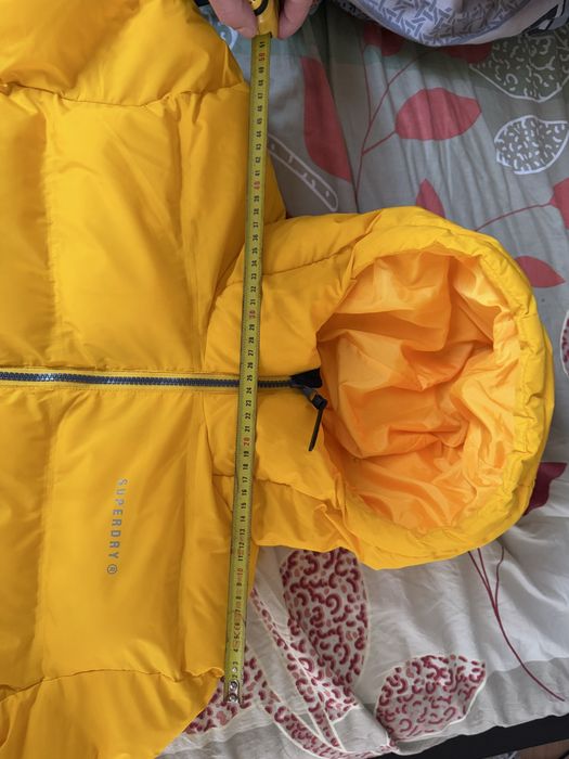 Superdry jacheta barbati calduroasa culoare galben marimea M