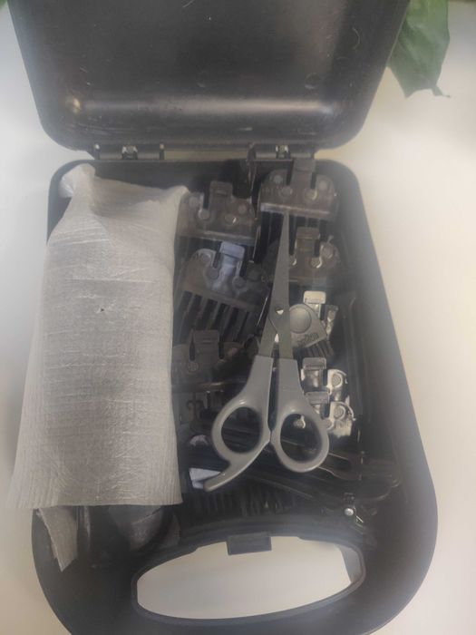 Masina de tuns profesionala Wahl, cu toate accesoriile