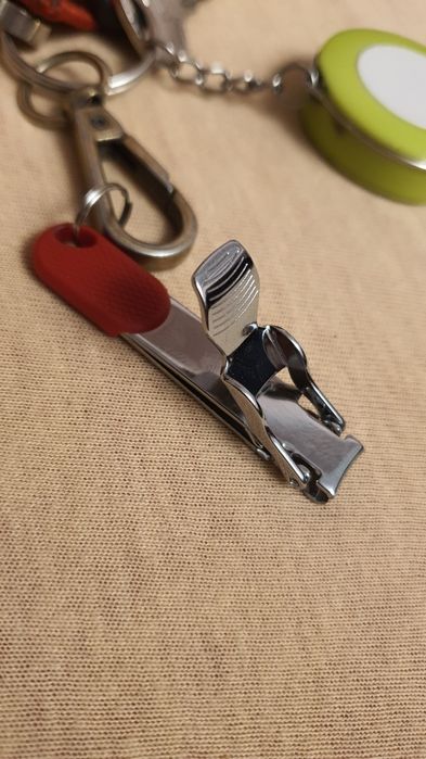 кусачки-брелок для ногтей