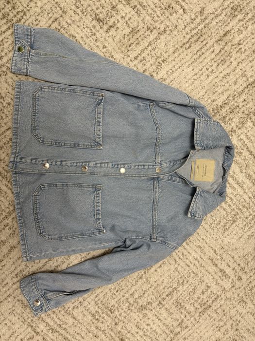 Vand geaca noua stradivarius, marimea s