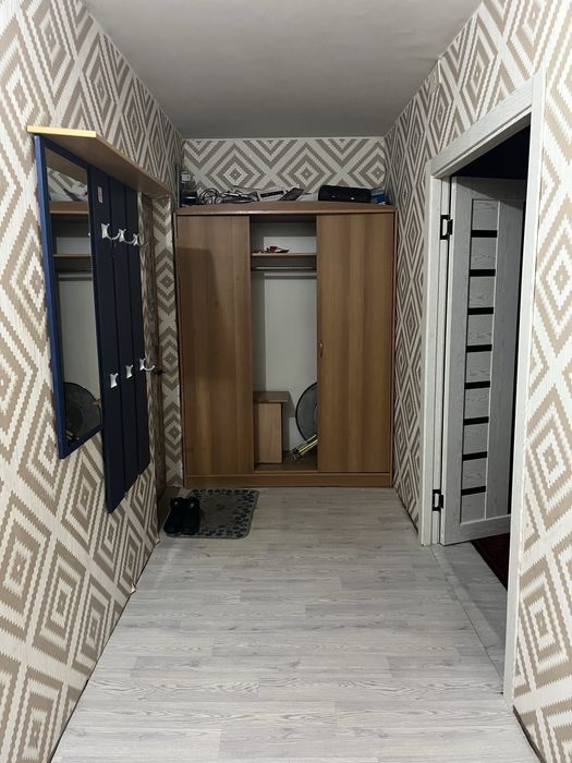 Продаеться 1-комнатная квартира на степном -4