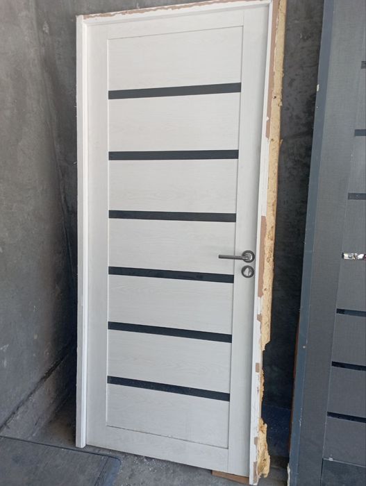 Хайтек эшиклар сотилади холати зор ечилган тайёр оладигон одам телефон